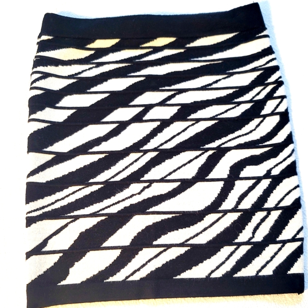 Forever 21, M, BLK/WHT Mini Skirt